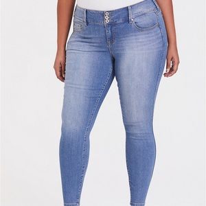 Torrid jegging - super stretch light wash